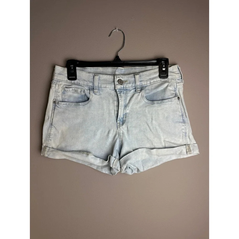 Old Navy Boyfriend Light Wash Cuffed Denim‎ Shorts Womens Size 6 Light Blue
